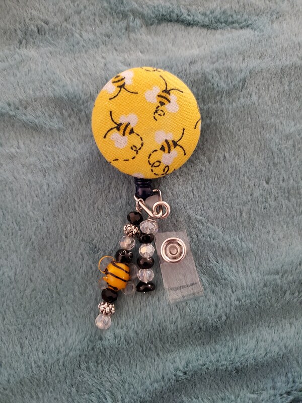 Bee Button Badge with Bee Bead